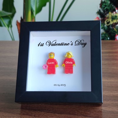 Erstellen Sie Ihren personalisierten Minifigurenrahmen mit Namensgravur für Paare