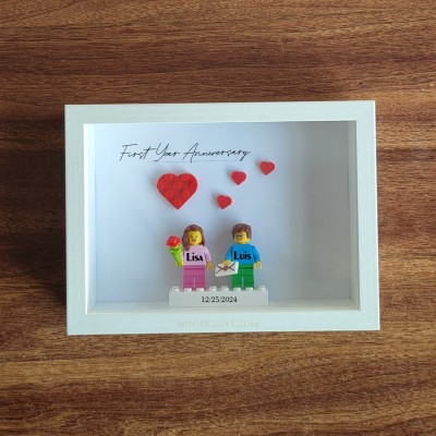 Erstellen Sie Ihren personalisierten Minifigurenrahmen mit Namensgravur für Paare